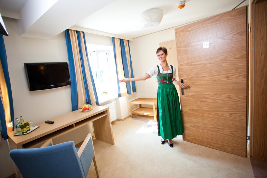 Bauernwirt Gasthof 2*